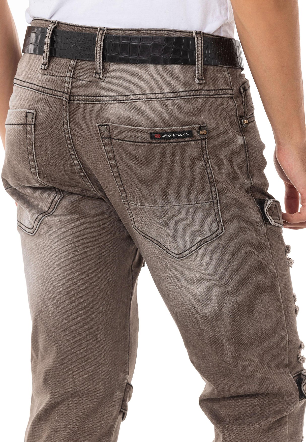 CD555 Men's slim-fit jeans in a fashionable destroyed look