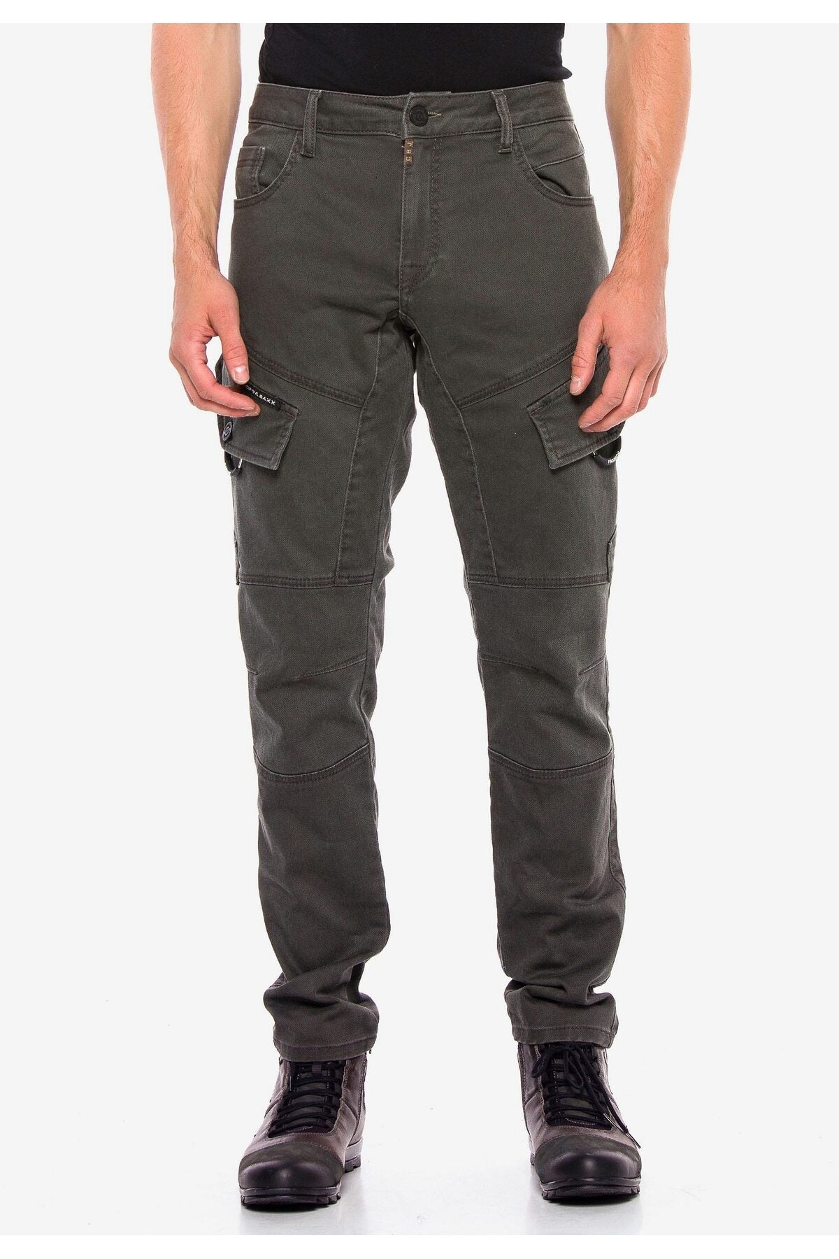 CD566 Men's cargo trousers with slanted cargo pockets