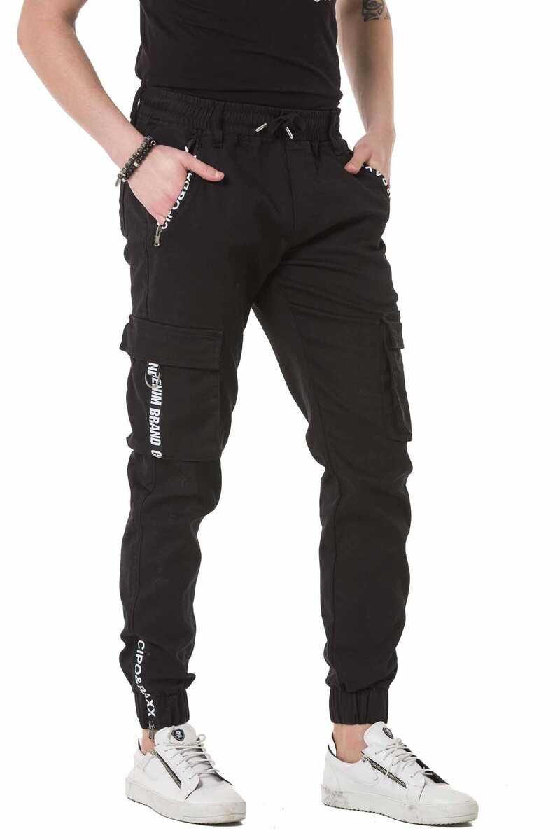 CD788 Men's cargo trousers in a sporty look