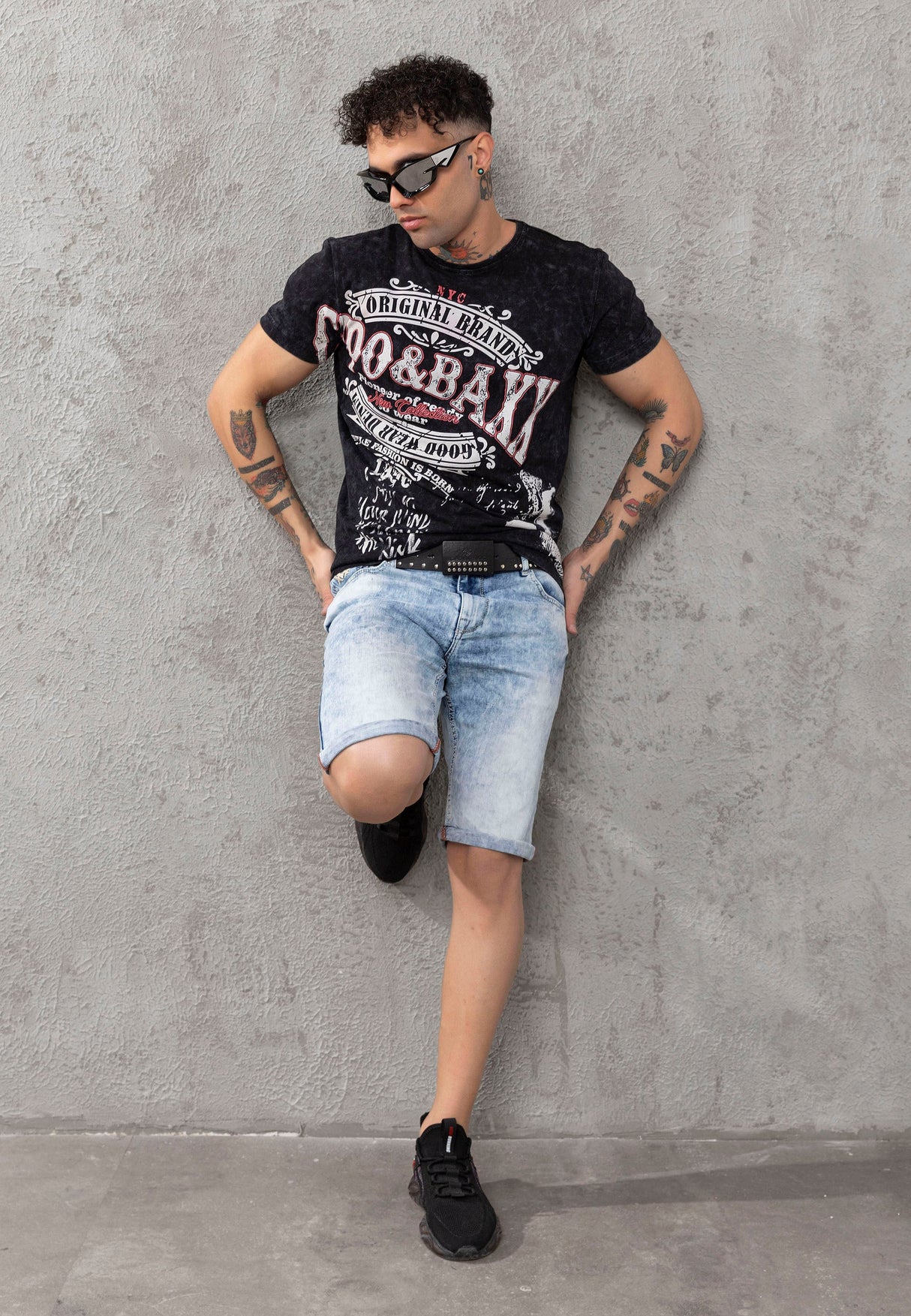 CK266 Men's Capri Shorts with cool brand embroidery