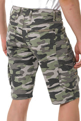 CK286 Men's Capri pants in a casual camouflage pattern