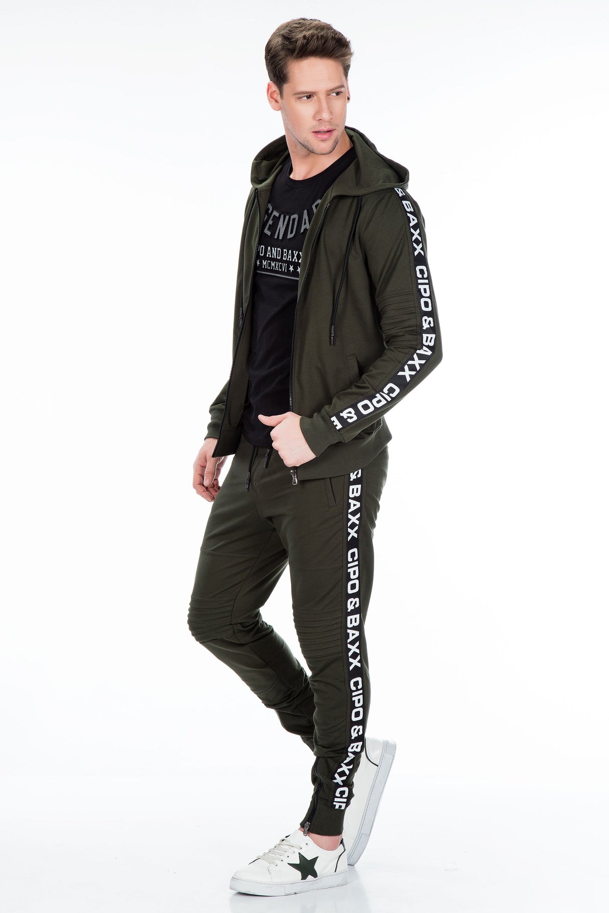 CL292 Men's Sweat Jacket in a classic sporty look