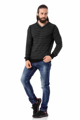 CP273 Men's knitted sweater with modern knit pattern