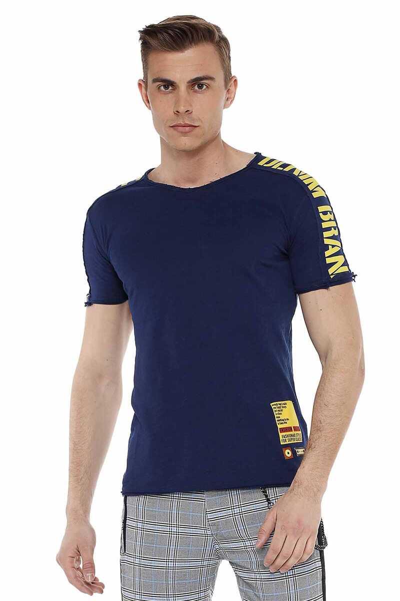 CT524 men's T-shirt in a relaxed fit