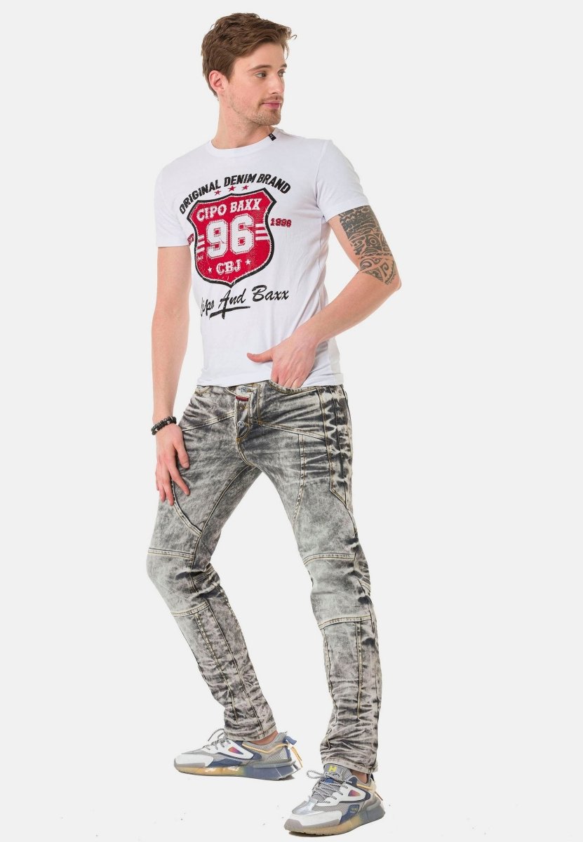 CT670 men's T-shirt with a cool front print