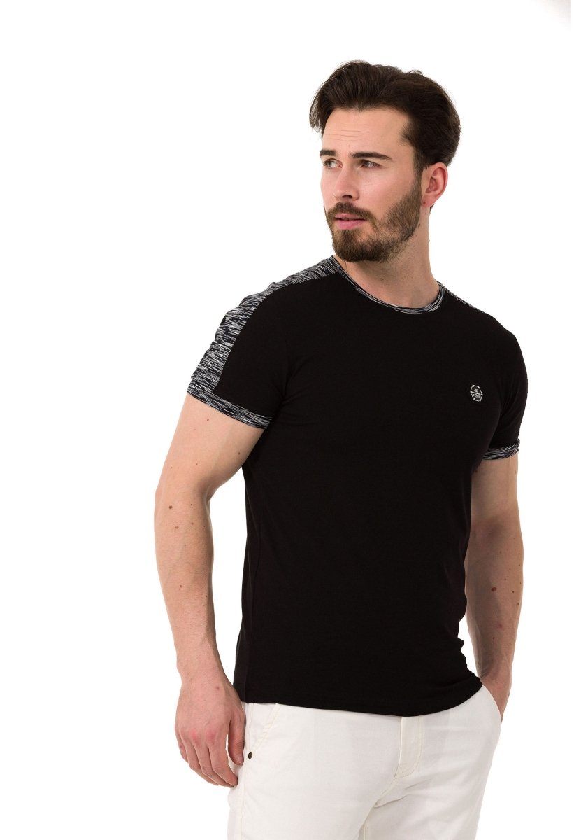 CT739 Men's T-shirt in a sporty design