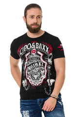 CT772 Men's T-Shirt with Chain Badge