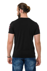 CT772 Men's T-Shirt with Chain Badge