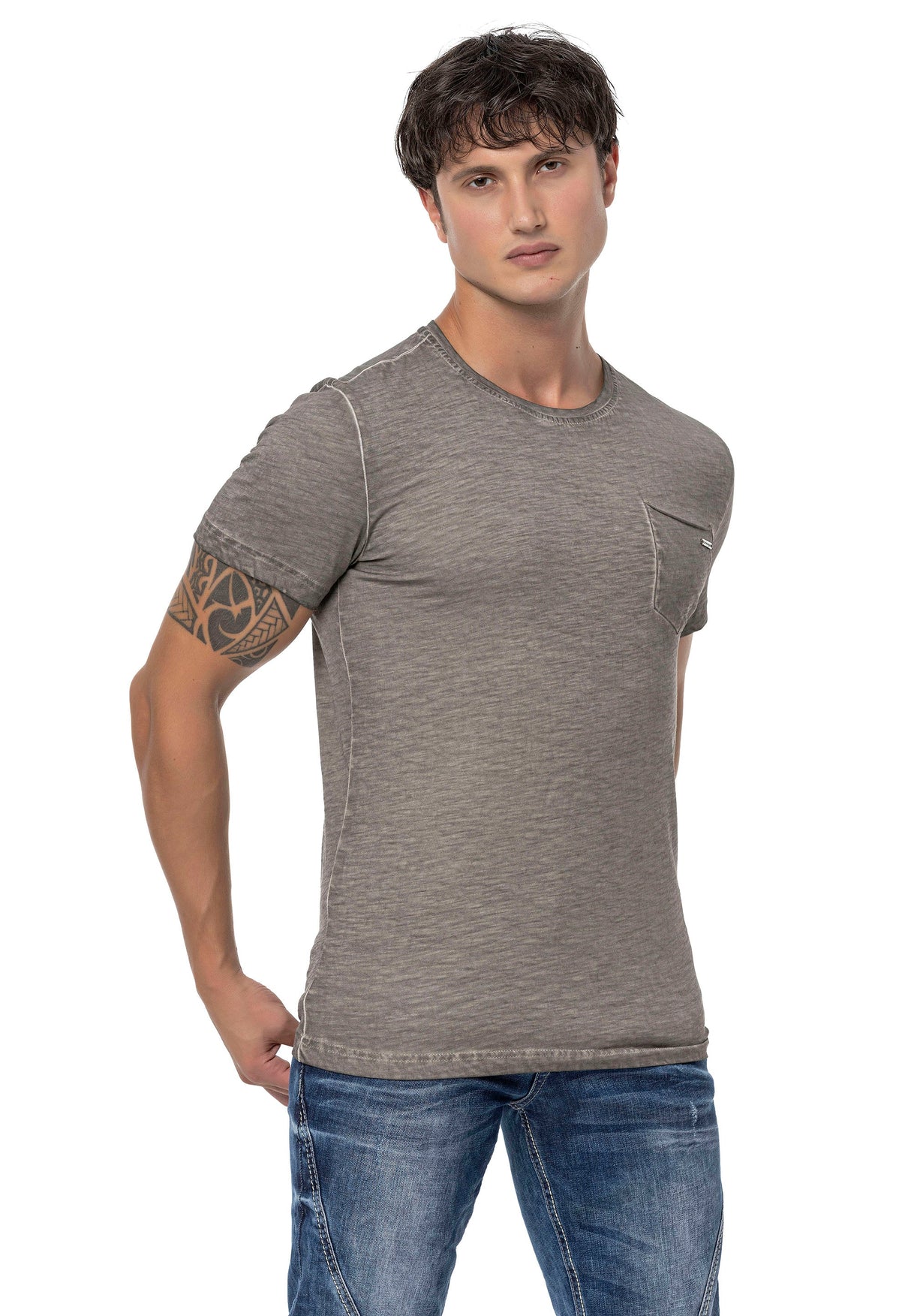 CT784 Men's T-shirt in a sporty look