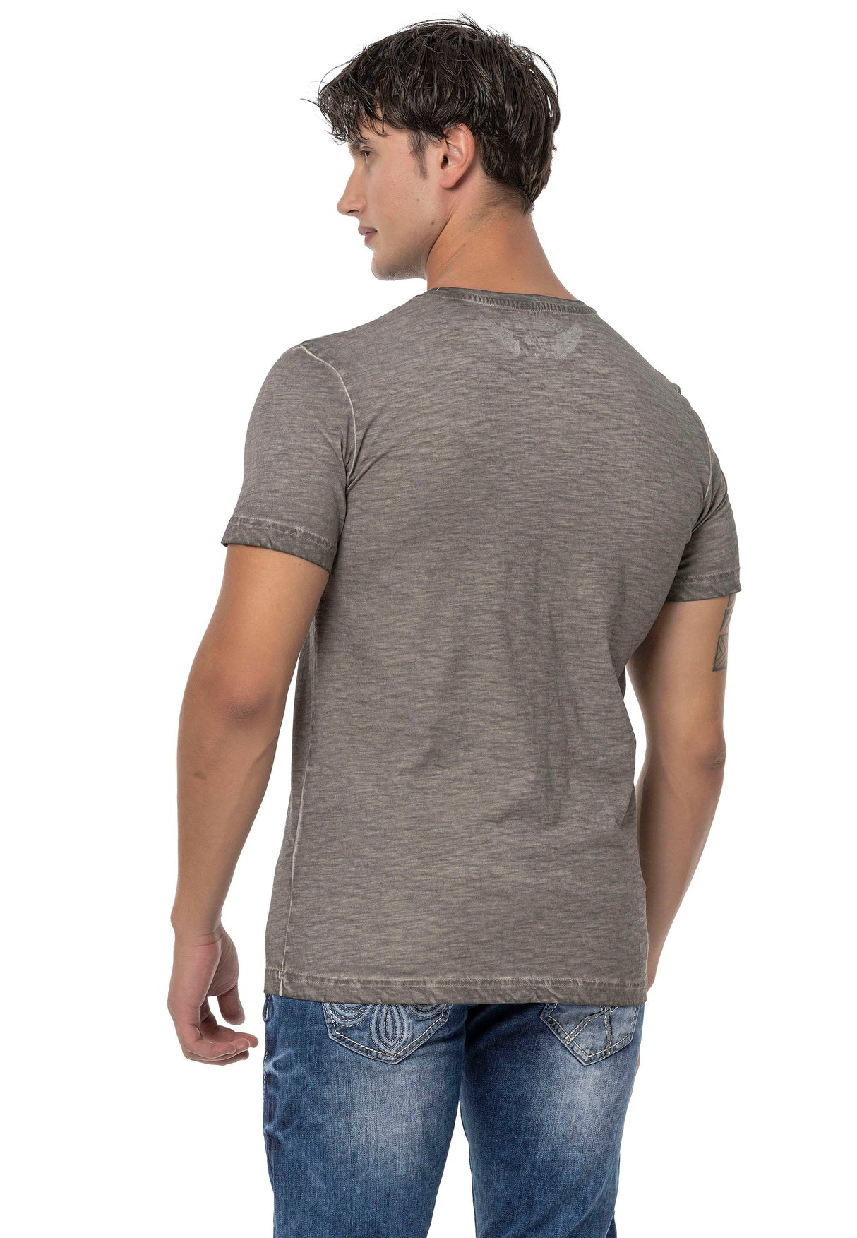 CT784 Men's T-shirt in a sporty look