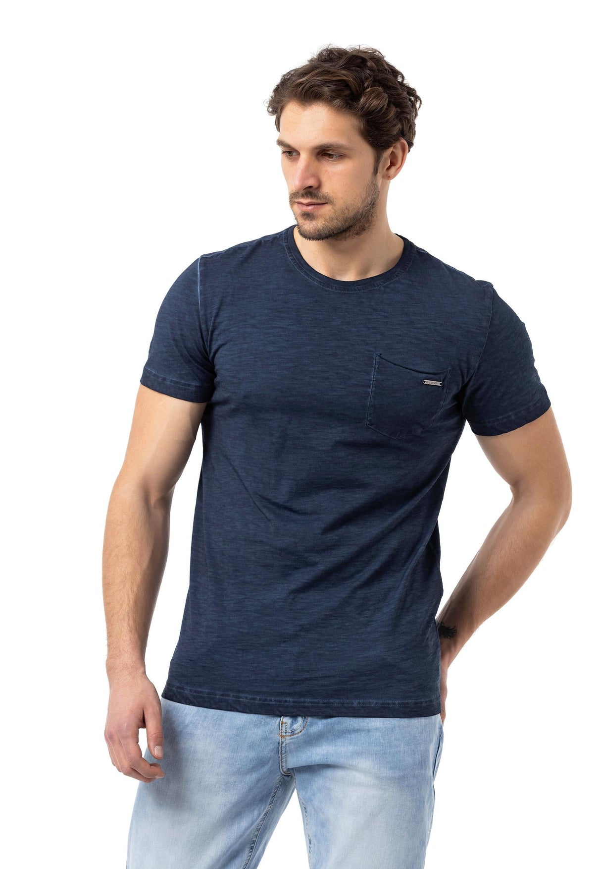CT784 Men's T-shirt in a sporty look