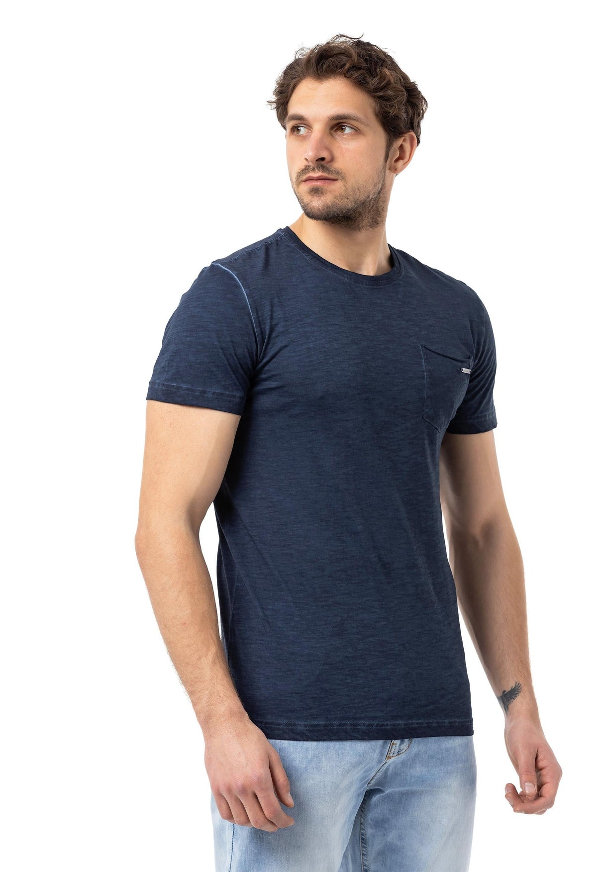 CT784 Men's T-shirt in a sporty look