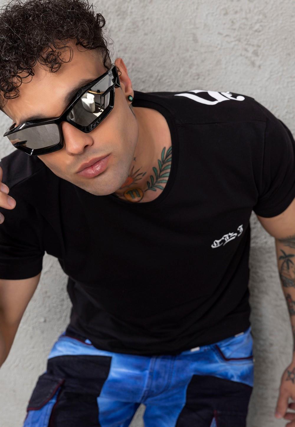 CT788 Men's T-shirt with eye-catching back print