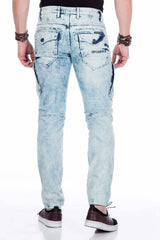 CD435 Men's cargo-style jeans with decorative zippers in a straight fit