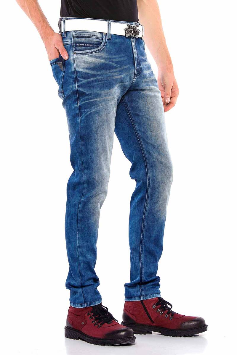 CD562 Men's comfortable jeans with a striking wash in straight fit