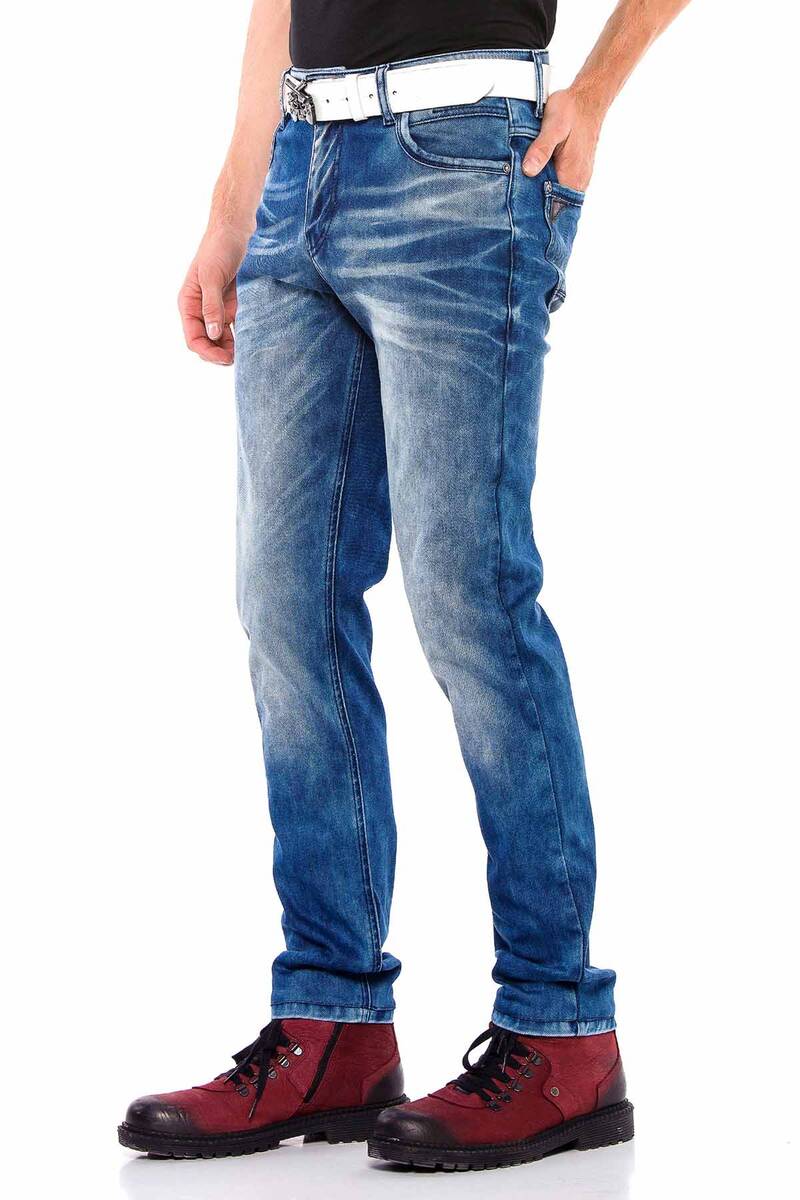 CD562 Men's comfortable jeans with a striking wash in straight fit