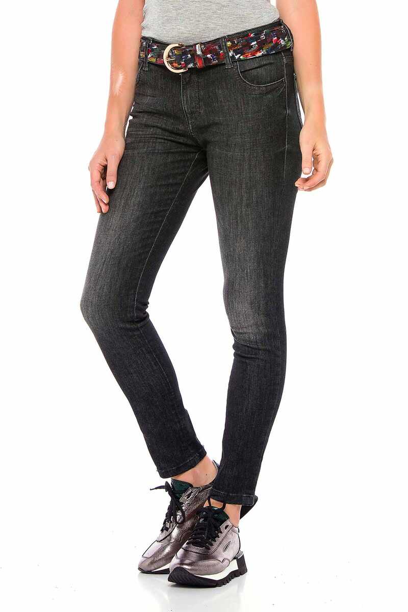 WD394 Women's 7/8 trousers in a classic design