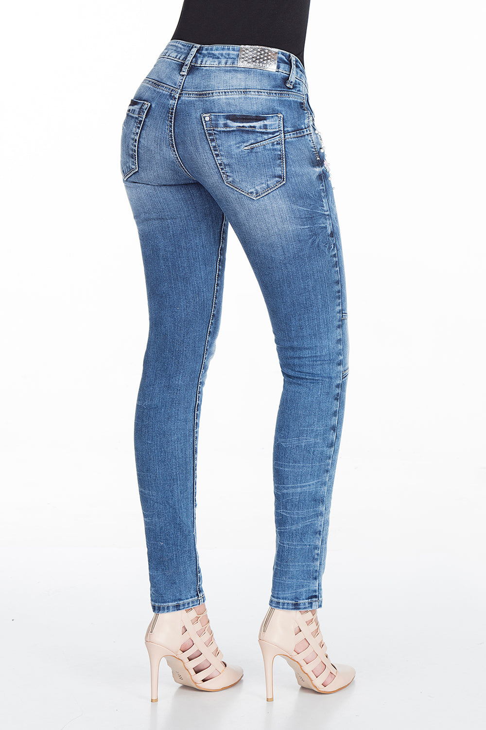 WD309 – Women's jeans with rhinestone details and fashionable wash