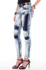 WD374 – Women's jeans with contrast wash and decorative details