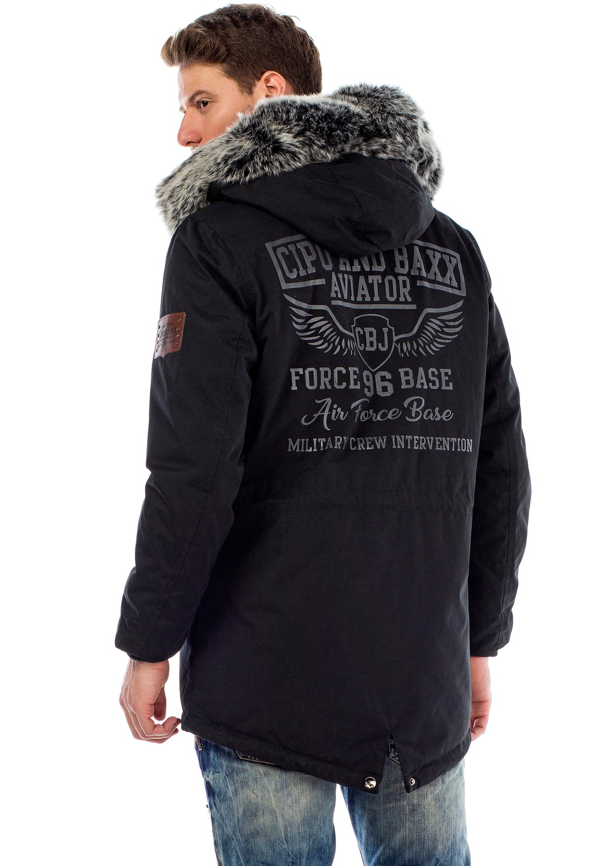CM150 – Warm, stylish & with a fur-trimmed hood in khaki
