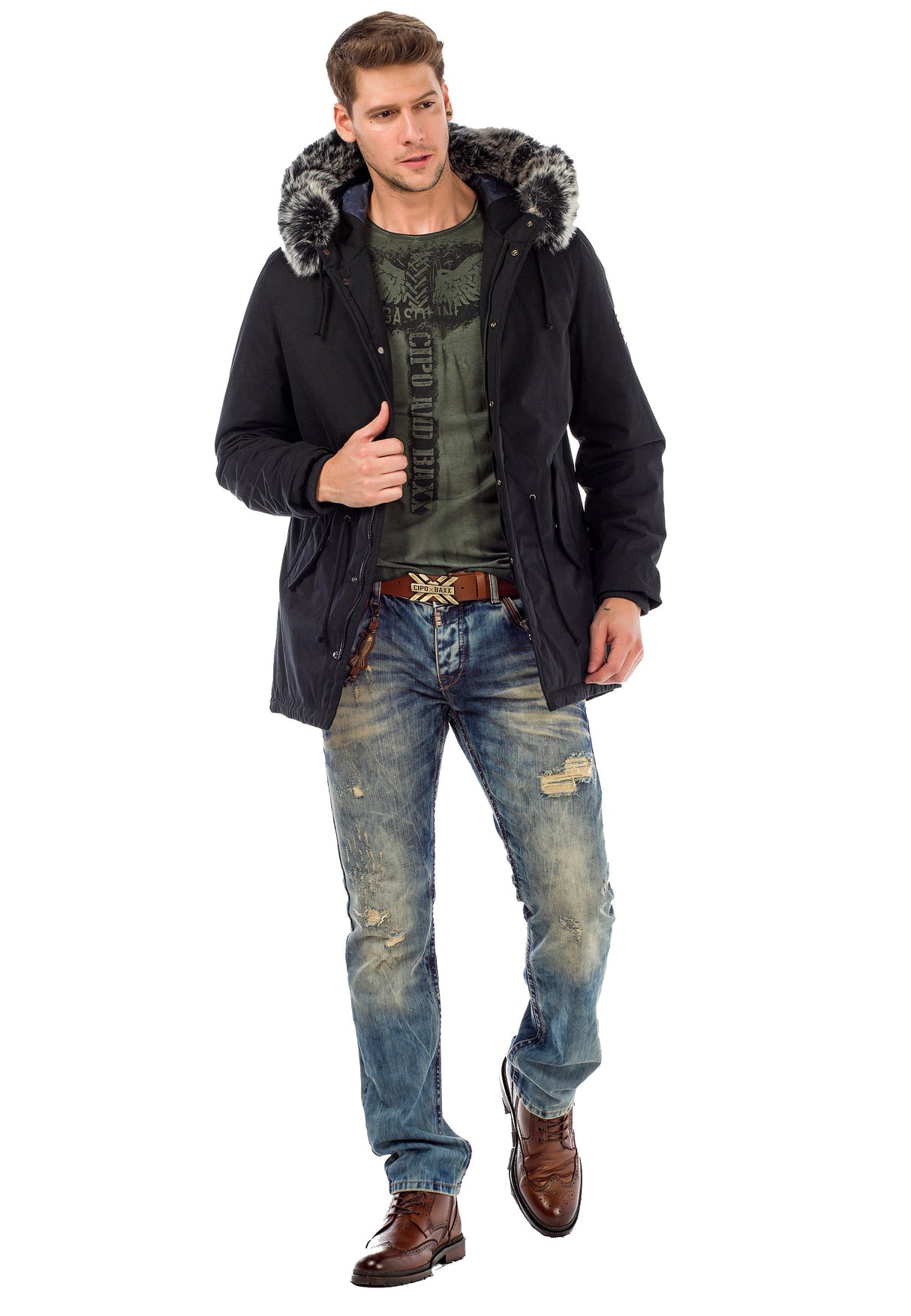 CM150 – Warm, stylish & with a fur-trimmed hood in khaki