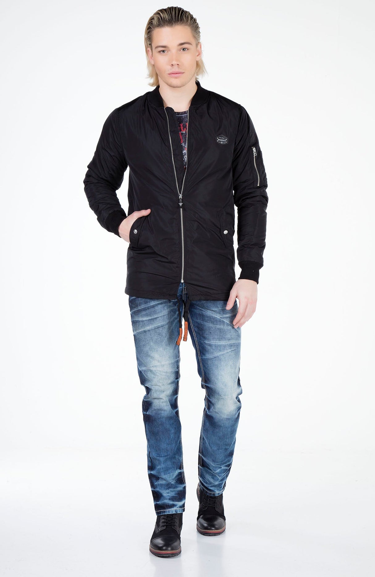 CJ150 – Black, quilted design, zipper, urban look for cold days