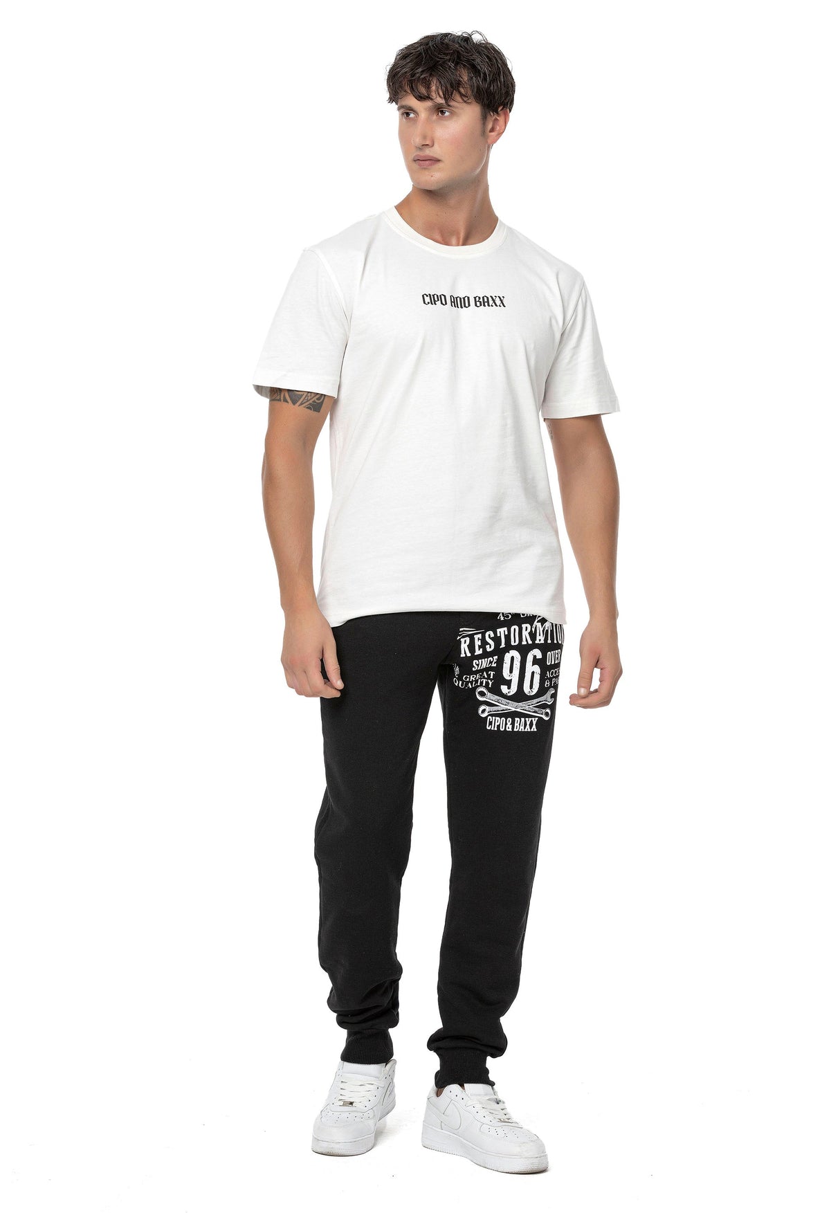 CT787 Men's T-Shirt – Relaxed Fit, made from 100% cotton