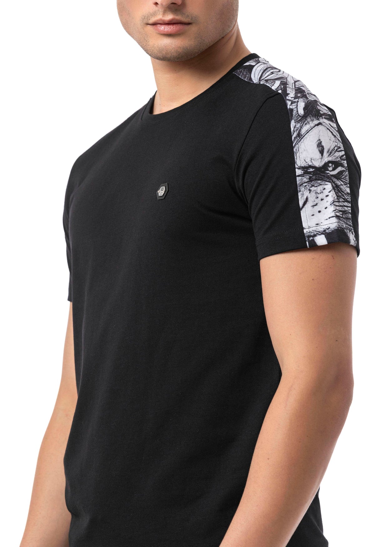 CT817 Men's T-shirt with shoulder stripes in regular fit