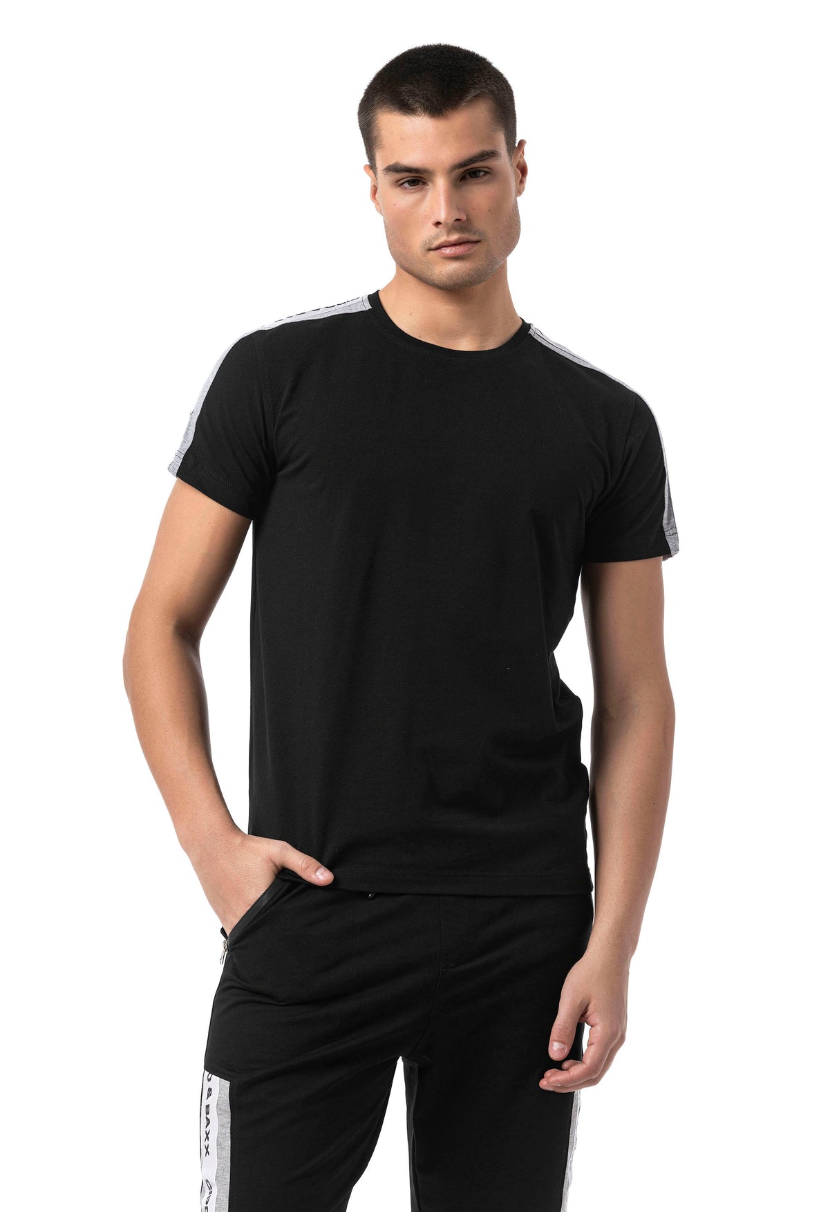 CT815 Men's T-shirt with logo lettering on the shoulders