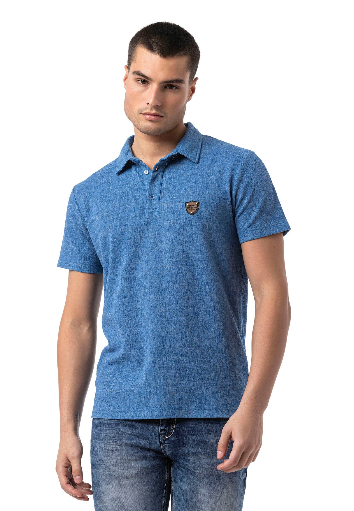 CT825 – Short-sleeved, elegant casual look with logo detail