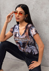 WT380 V-neck T-shirt in an extravagant look