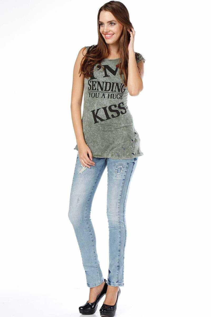 WD226 Women's Slim-Fit Jeans with Distressed Effects