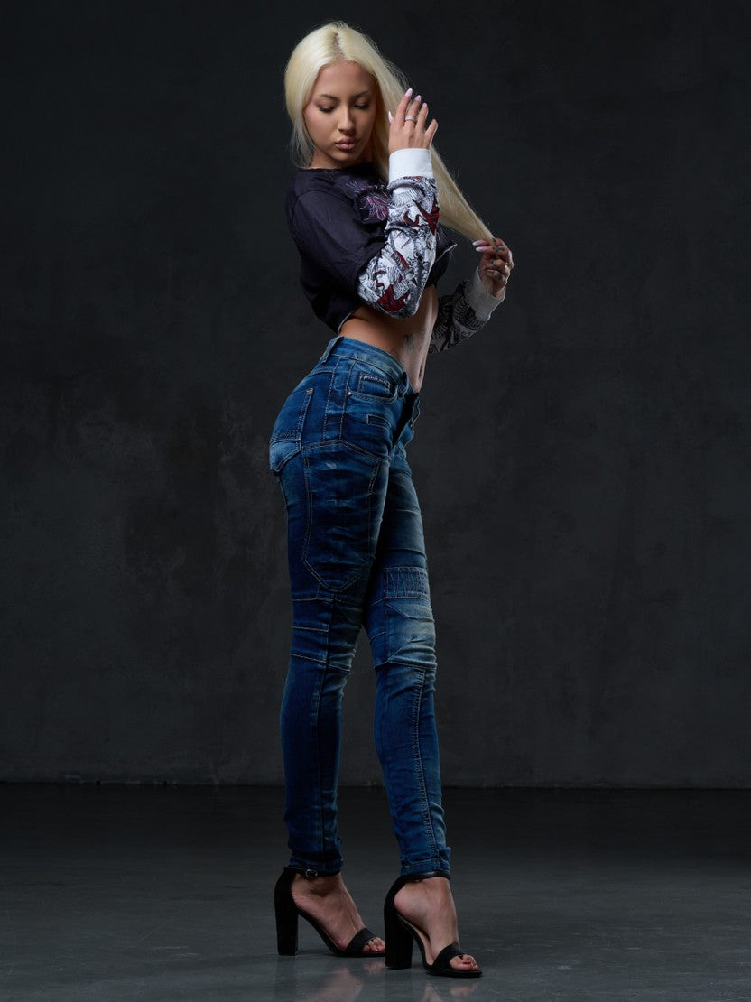 WD255 Women's comfortable biker-style jeans in slim fit