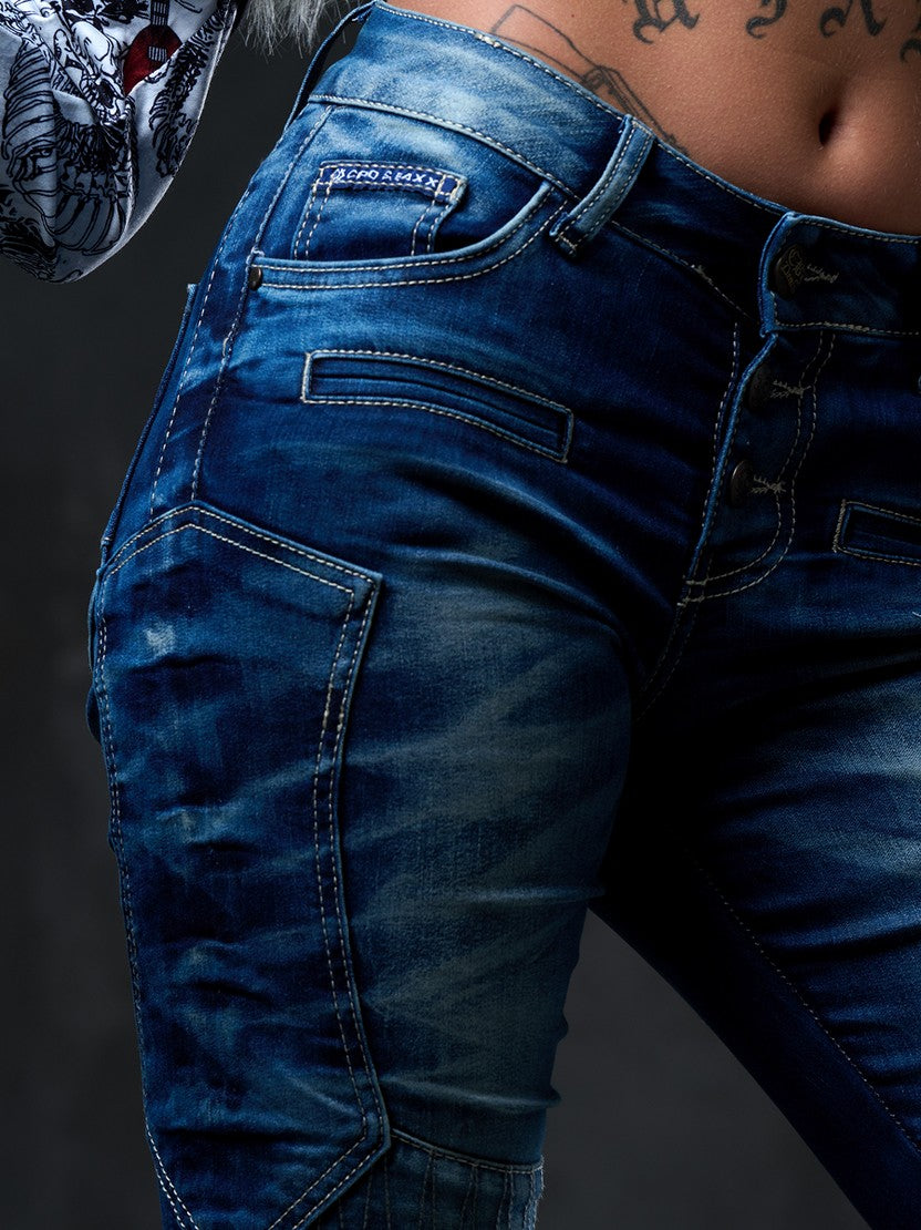WD255 Women's comfortable biker-style jeans in slim fit