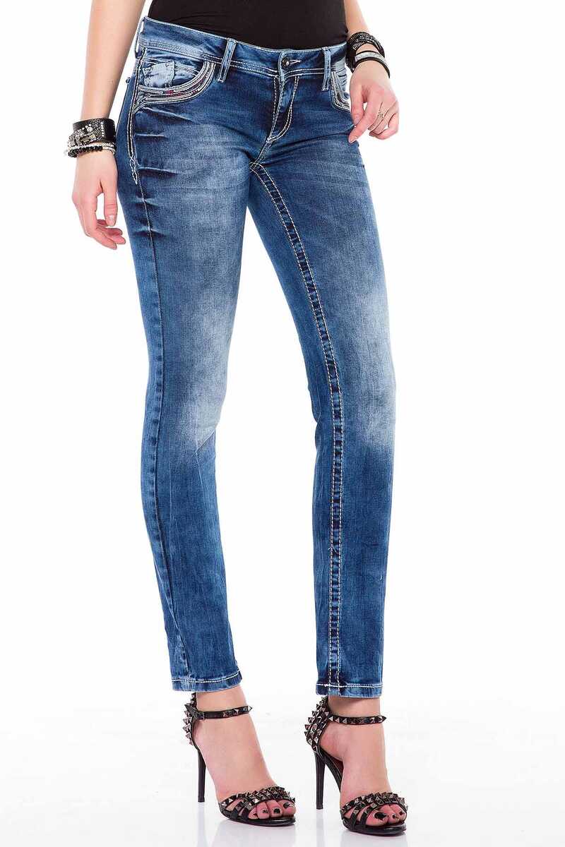 WD352 Women's slim-fit jeans with cool seam designs in a straight fit