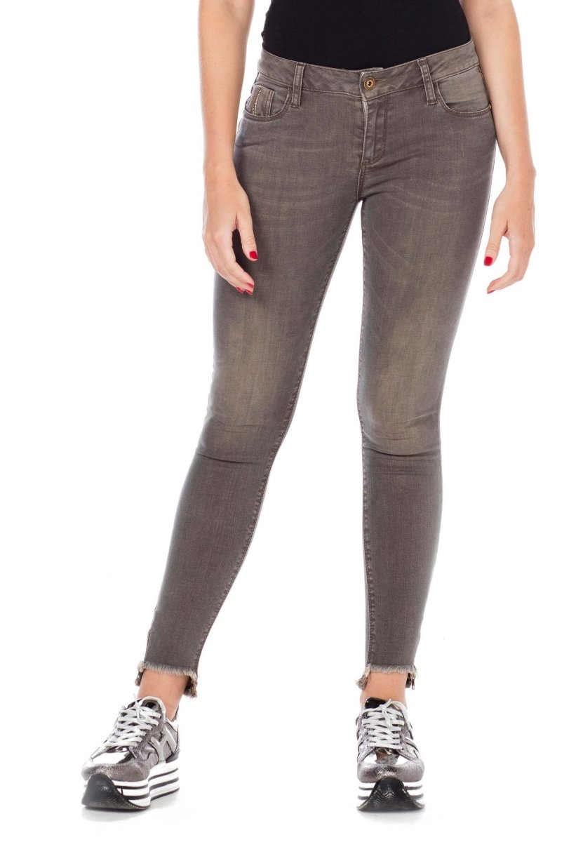WD355 Women's comfortable jeans in a washed look