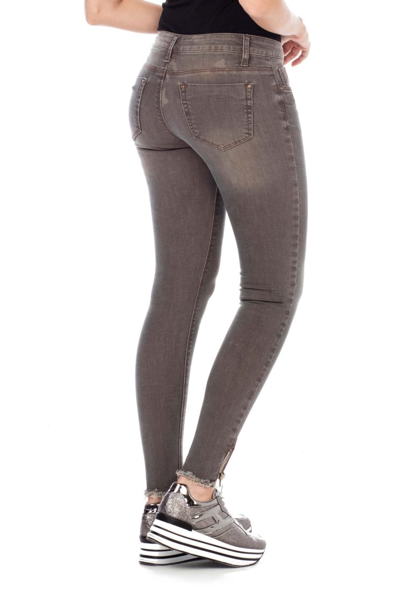 WD355 Women's comfortable jeans in a washed look