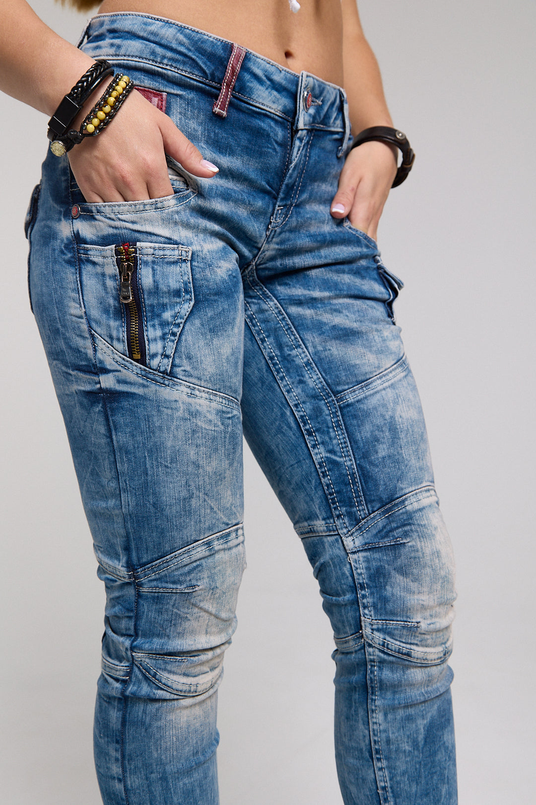 WD358 Women's comfortable jeans with fashionable decorative seams
