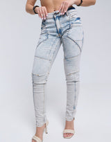WD382 women's slim-fit jeans with an extravagant seam design in a straight fit