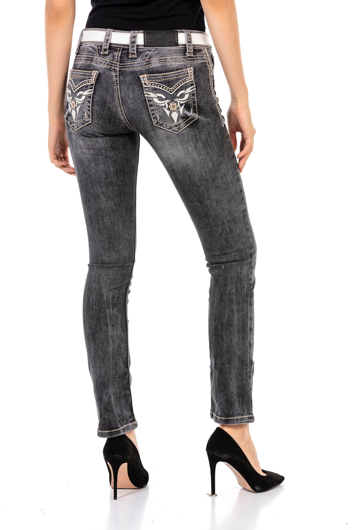 WD436 Women's slim-fit jeans with eye-catching embroidery