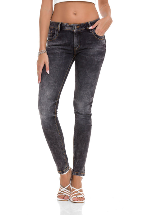 WD443 women's jeans in a plain look