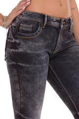 WD443 women's jeans in a plain look