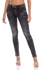 WD443 women's jeans in a plain look