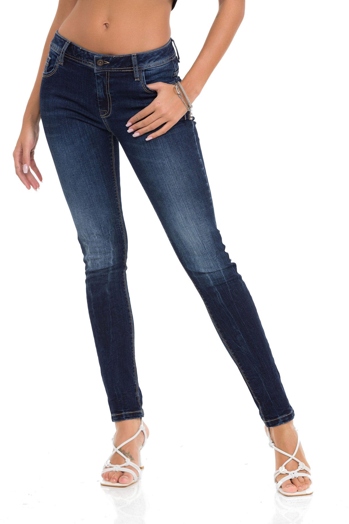 WD443 women's jeans in a plain look