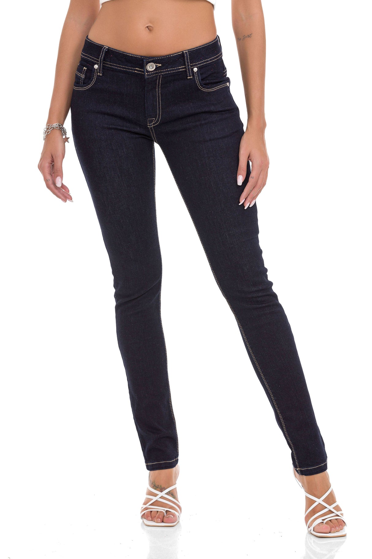 WD443 women's jeans in a plain look
