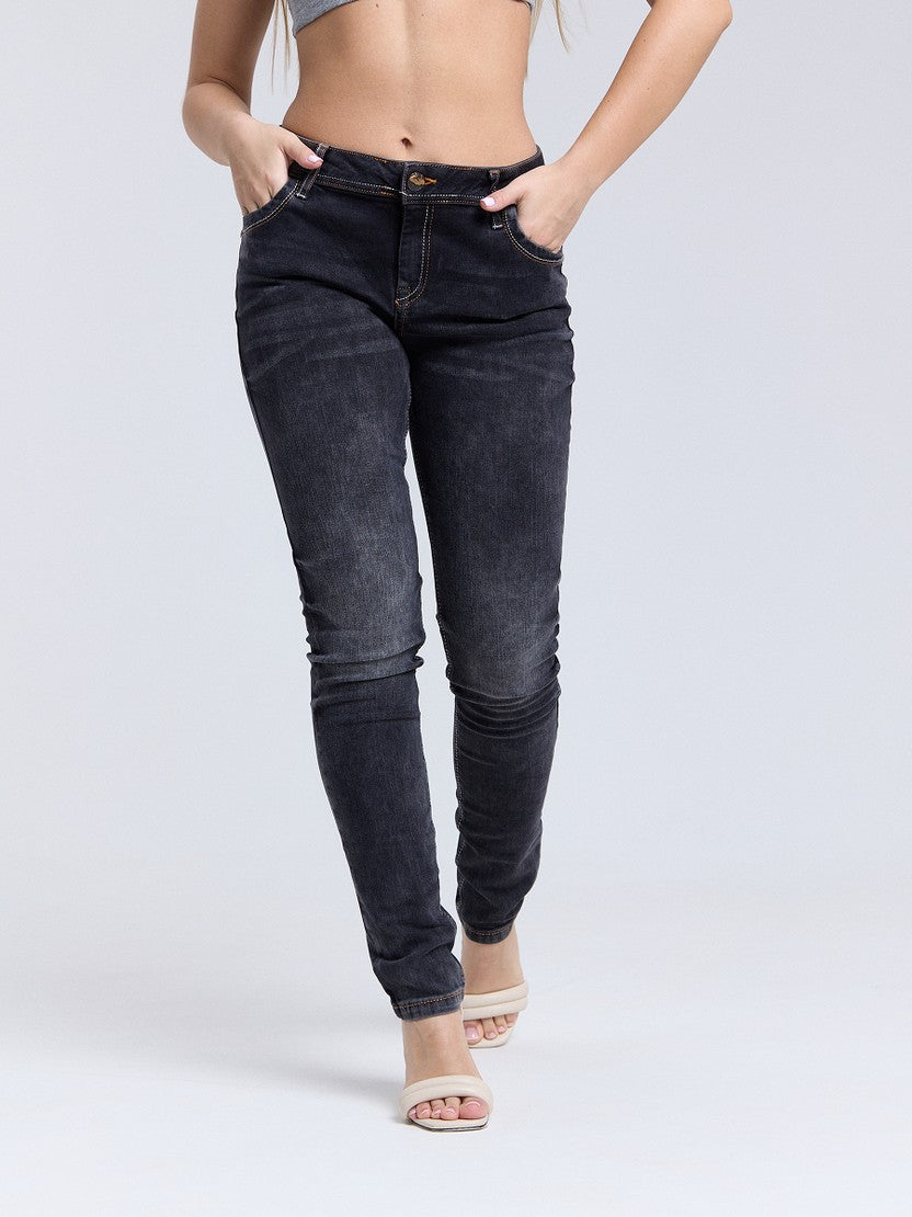 WD443 women's jeans in a plain look