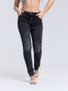 WD443 women's jeans in a plain look