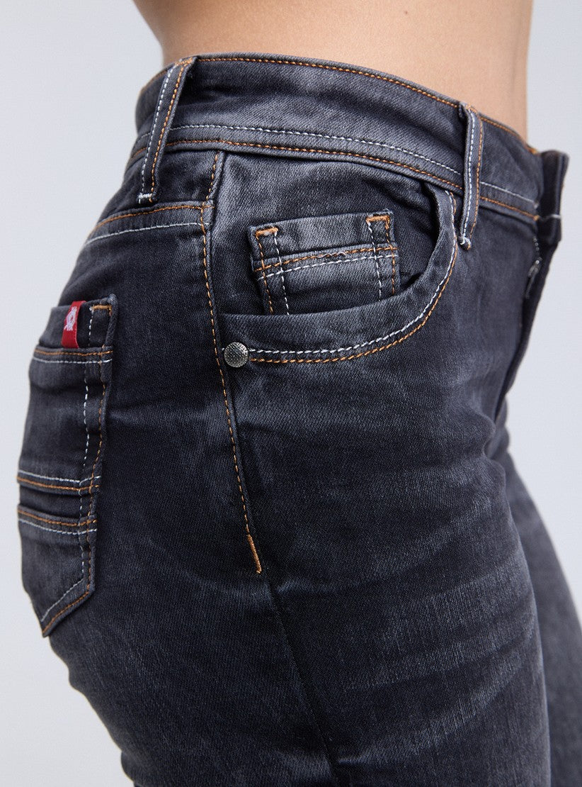WD443 women's jeans in a plain look