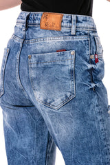 WD447 Women's 7/8 trousers in a casual used wash