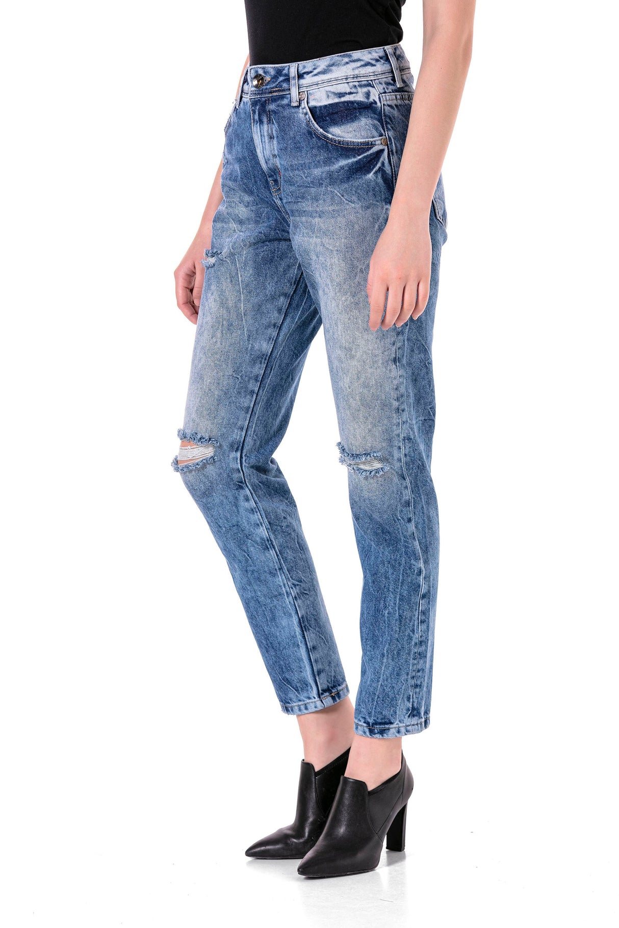 WD447 Women's 7/8 trousers in a casual used wash
